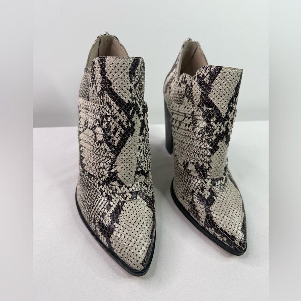 Vince Camuto Levana Snake Print Block Heel Western Bootie Size 8 MSRP $139 - Picture 2 of 9